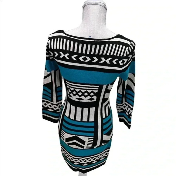 NWT•WOMEN’S PAPAYA LONG SLEEVE SWEATER DRESS•SIZE MEDIUM•GREEN/BLK/WHITE• - Picture 10 of 11